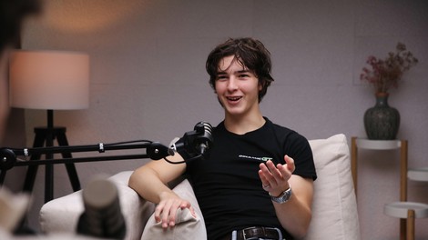 Mark Kastelic, 19-letni GT3 dirkač v podkastu Neobremenjeno: "Formula 1 je postala bedna"