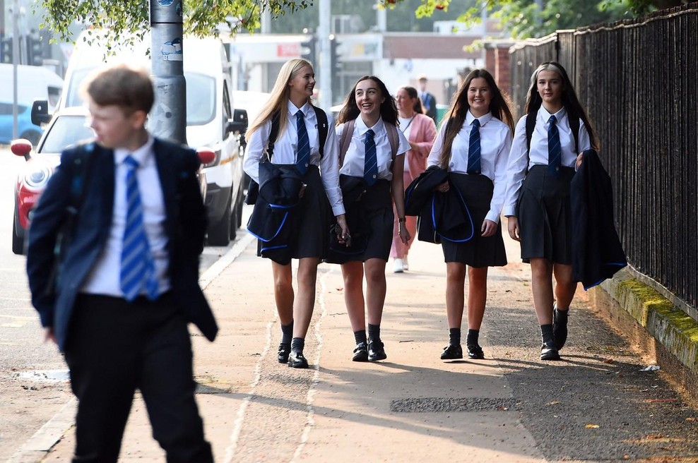 Učenke sprožile peticijo: zahtevajo prepoved šolskih uniform v pornografskih filmih (foto: profimedia)