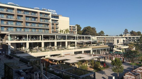 Panika v Istri: v luksuznem hotelu prišlo do resnega incidenta, 21 ljudi poiskalo zdravniško pomoč