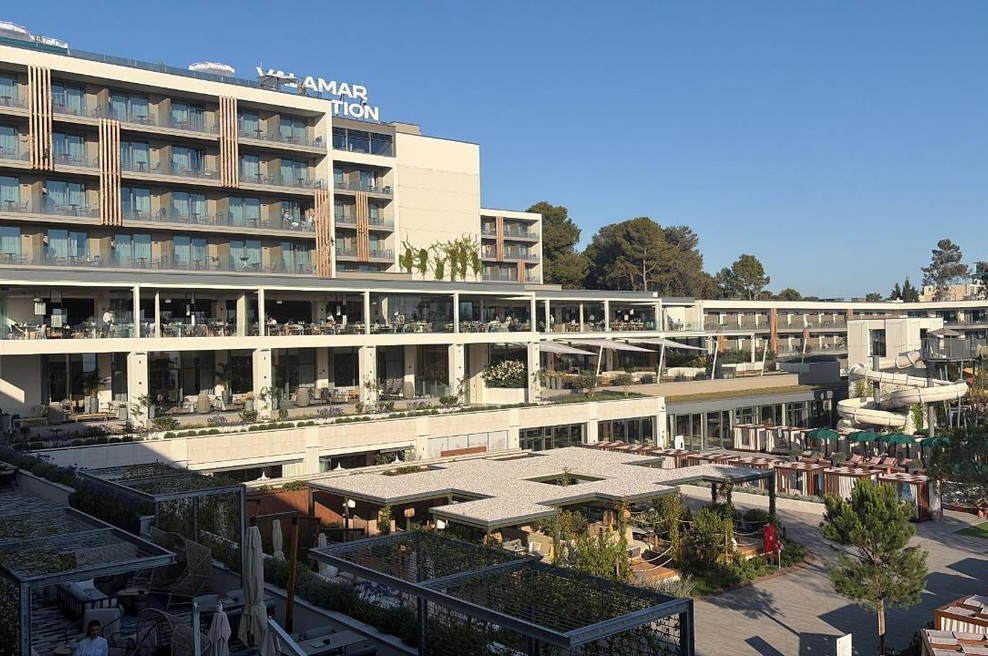 Panika v Istri: v luksuznem hotelu prišlo do resnega incidenta, 21 ljudi poiskalo zdravniško pomoč (foto: Booking.com)