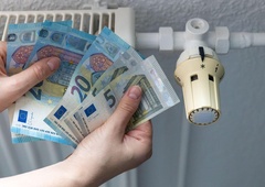 Kako zmanjšati stroške položnic? 4 triki, s katerimi boste vsak mesec prihranili denar