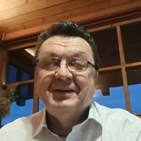 Kaj se skriva za 'ameriškim covidom'? Virolog razjasnil zmedo glede virusa, ki se širi