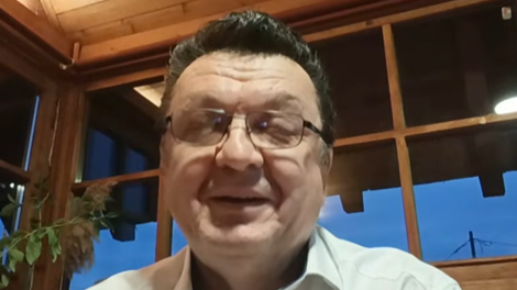 Kaj se skriva za 'ameriškim covidom'? Virolog razjasnil zmedo glede virusa, ki se širi