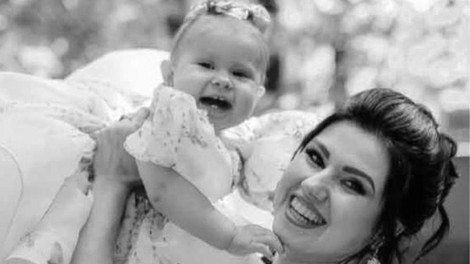 Tragedija, ki je pretresla svet: enoletna Angelina umrla skupaj z mamo v parku