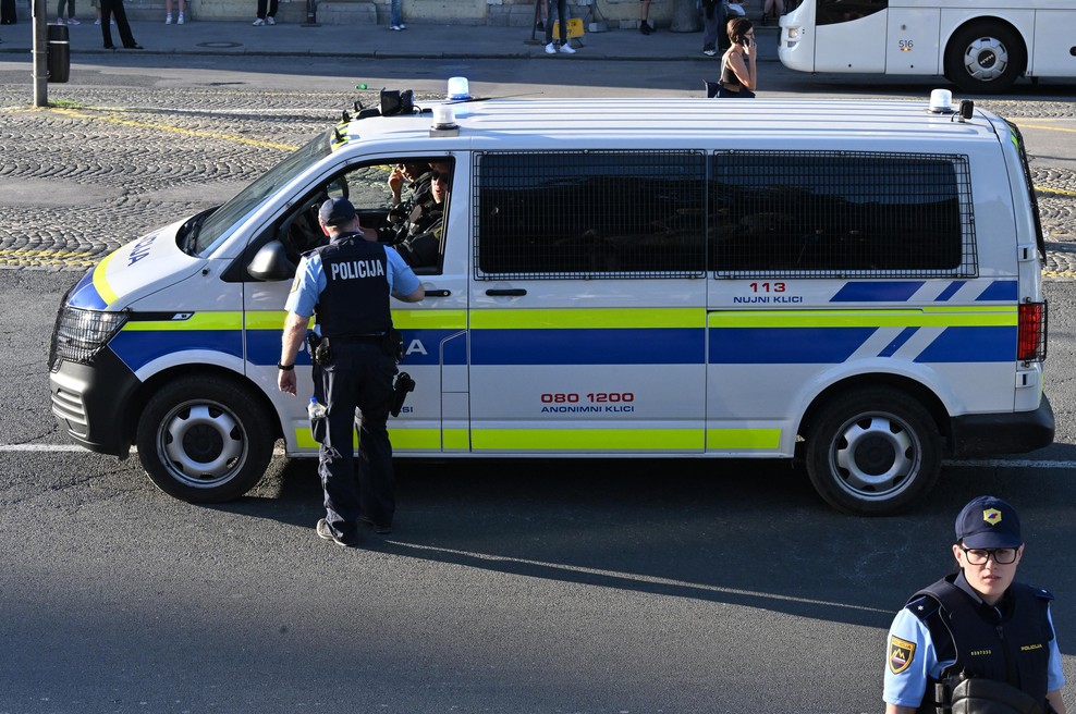 Kaj se dogaja v znani slovenski bolnišnici: kriminalisti preiskali tudi pisarno direktorja (foto: Bobo)