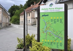 Za 400.000 evrov prodajajo ogromno stavbo na čudovitem koncu Slovenije, a kupca kar ni na spregled - vas zanima?