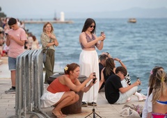 V tem dalmatinskem mestu zaradi ene znamenitosti vsi turisti utihnejo tudi sredi oktobra: kaj jih tako očara?