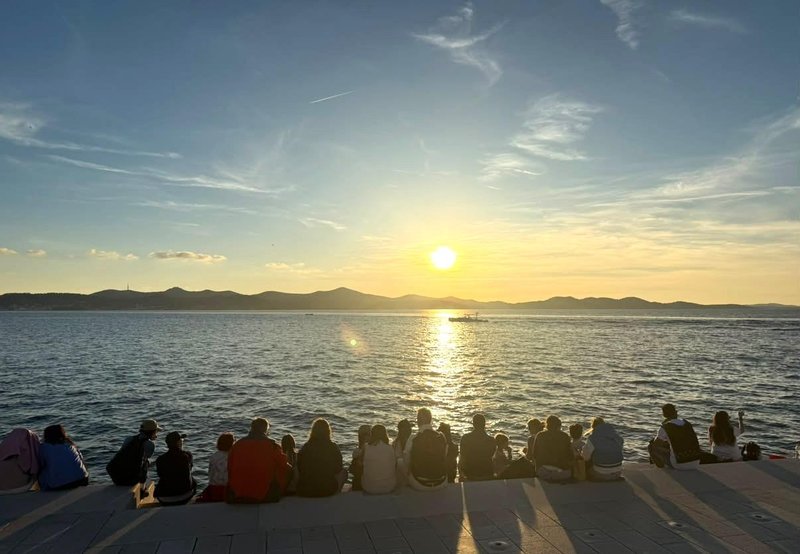 Zadar turisti soncni zahod