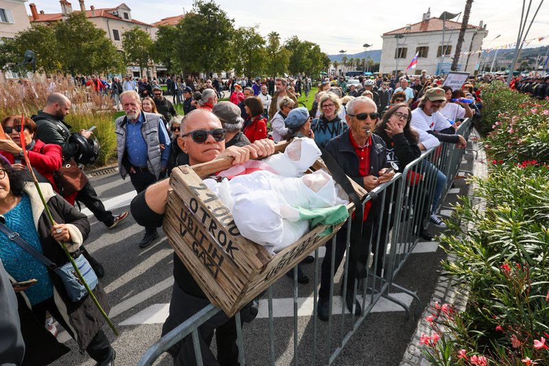 protestniki, proslava