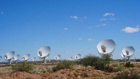 vesolje radijski signal osoncje galaksija zemlja sonce space juzna afrika james webb odkritje signal