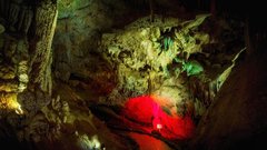 Briskovska jama Grotta Gigante podzemni svet kapniske oblike turisticna jama