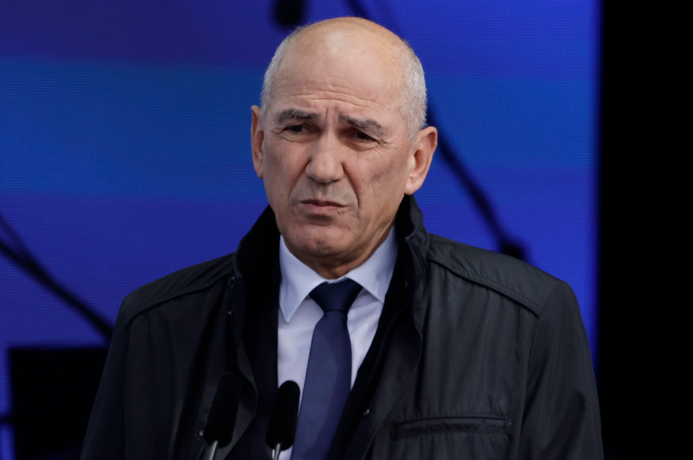 Je Janez Janša med govorom na proslavi navedel napačen podatek? To pravijo uradni viri (foto: Borut Živulović/Bobo)