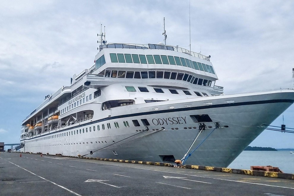Odyssey krizarka ladja denar tezave 203 potniki obstala ladja ni denarja singapur gotovo dopust zivljenje dom