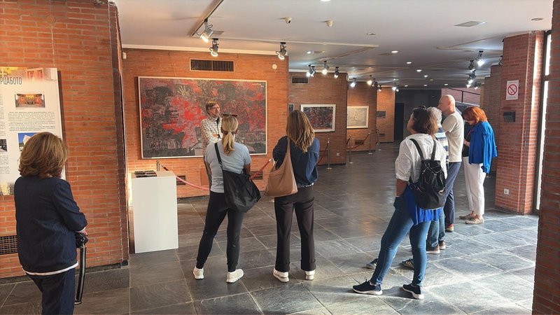 Otroci kot soustvarjalci varnejšega spleta: partnerji projekta CYBERKID na študijskem obisku v Kragujevcu