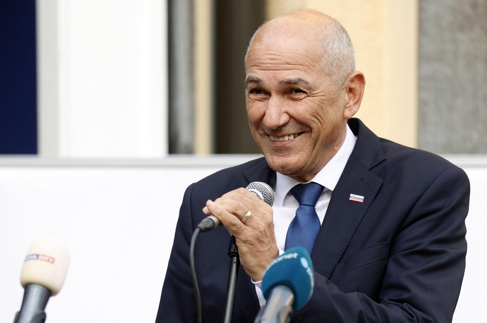 Mladina trdi: SDS iz kabineta predsednika vlade vodi dezinformacijske kampanje (foto: Bobo)
