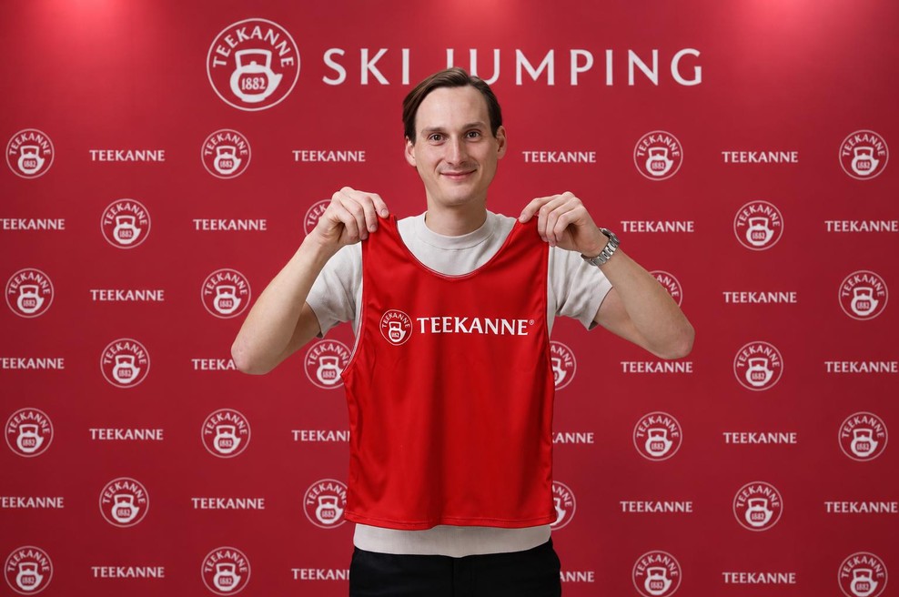 Domen Prevc bo poletel s čaji TEEKANNE (foto: TEEKANNE)