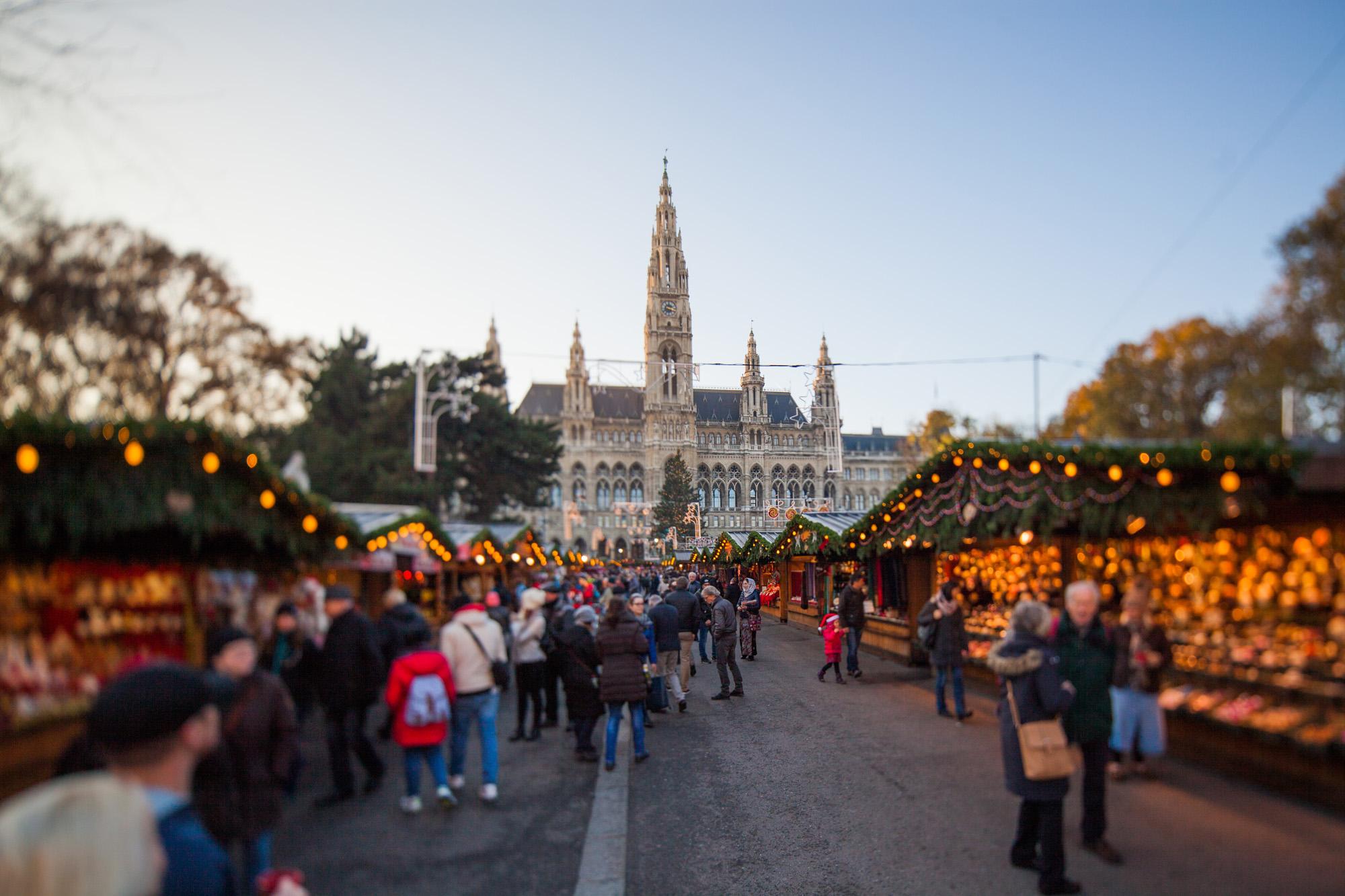 Božični sejem pred mestno hišo so lani obiskali trije milijoni ljudi.