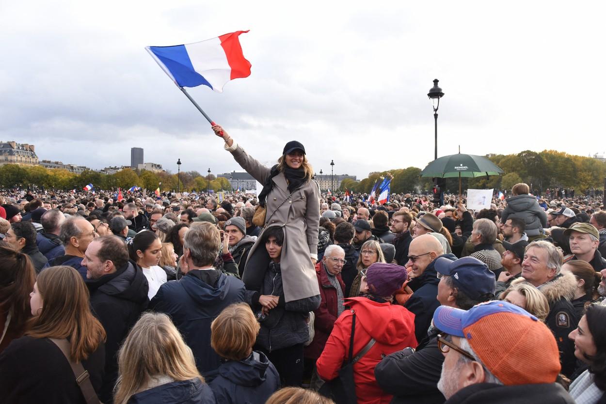Protest je potekal v večjem številu francoskih mest.