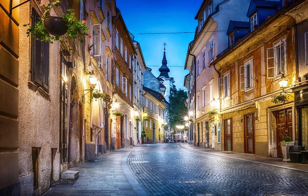Koliko jih sploh še poznate?! Stare in pozabljene slovenske besede (uganite, kaj pomenijo)