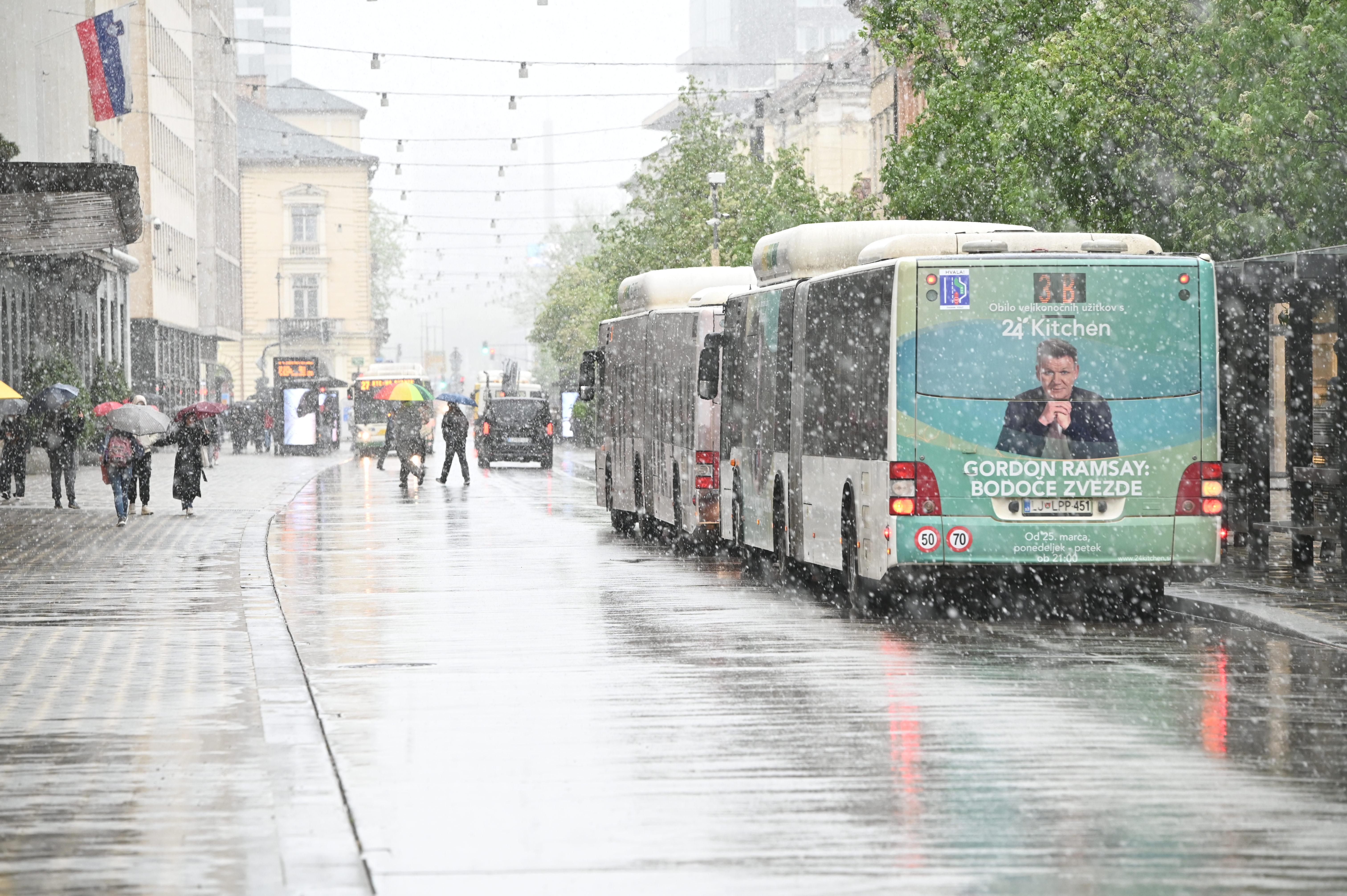 Sneženje v Ljubljani.