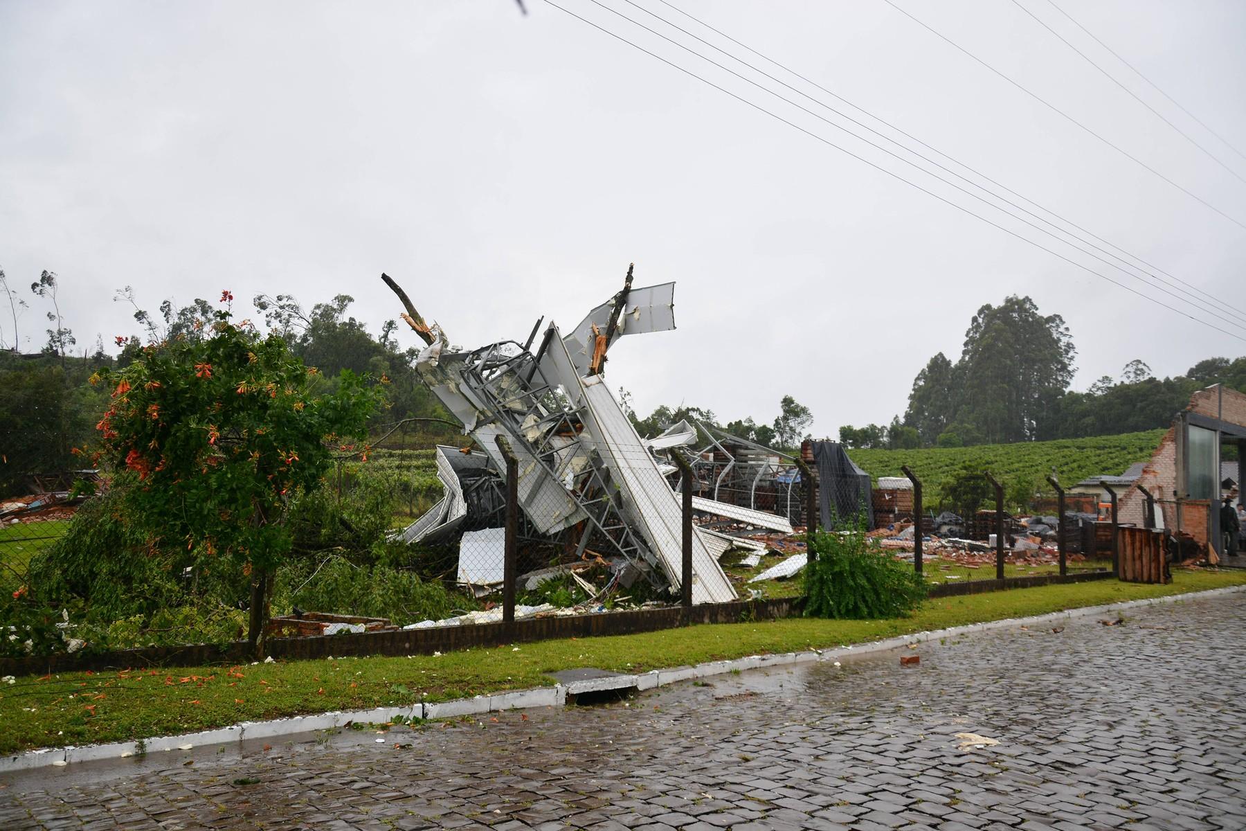 brazilija neurje srhljivo nasa posnetek satelit